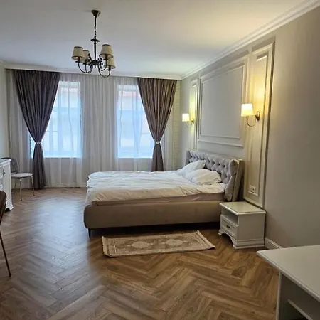 Sonne By Bed-stage *